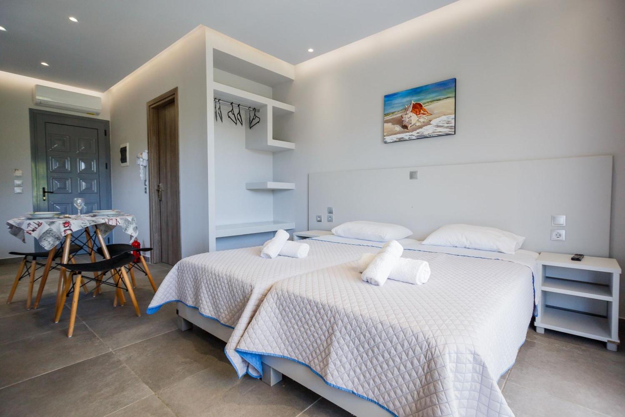 Casa Di Mare - Studios And Apartments On The Beach Vasilikos  Exterior photo