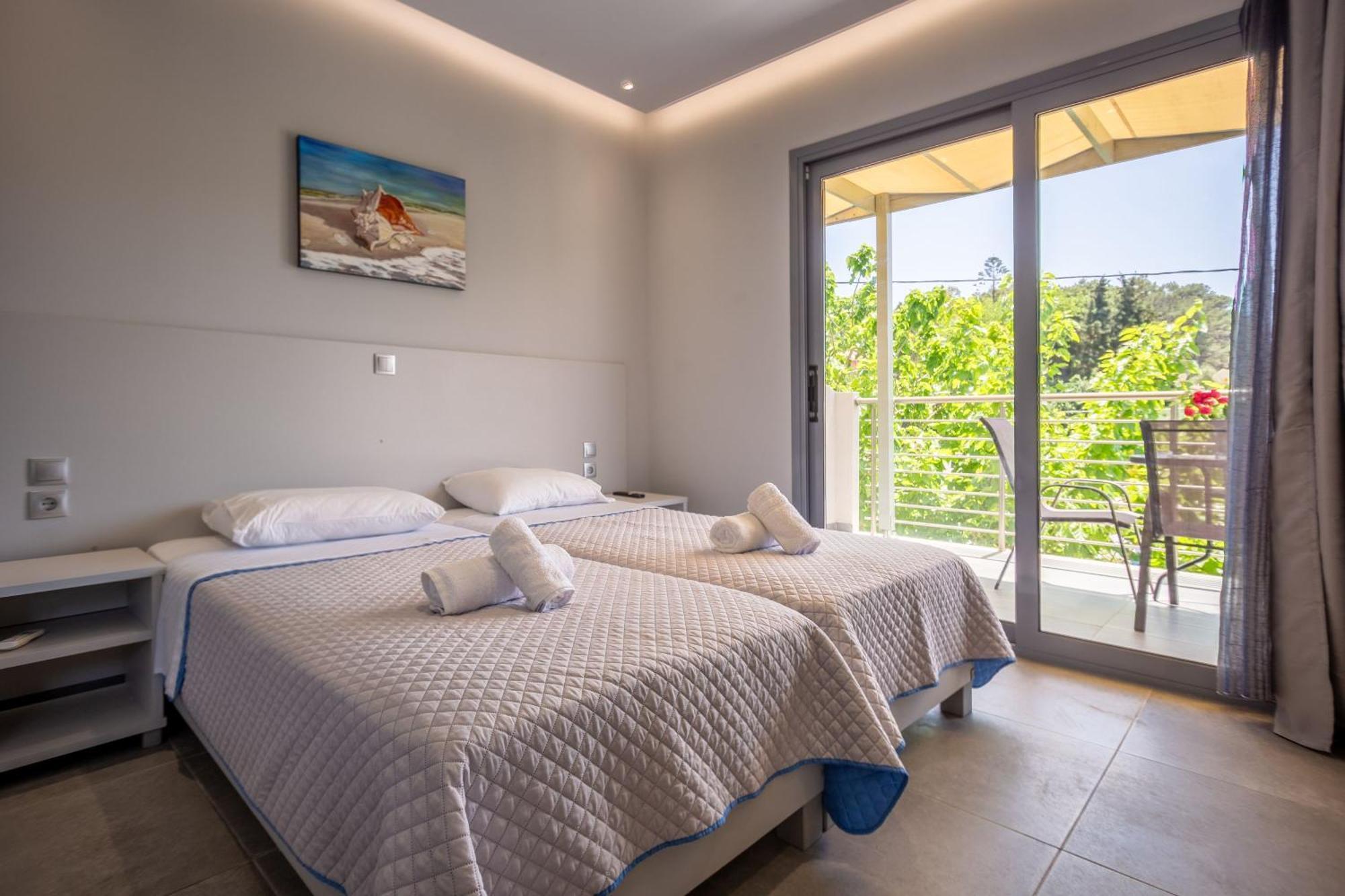 Casa Di Mare - Studios And Apartments On The Beach Vasilikos  Exterior photo